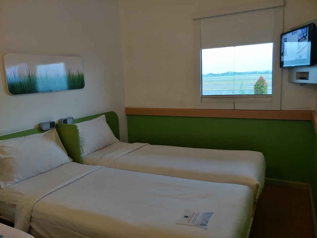 Cordia Hotel Surabaya Airport - Hotel Dalam Bandara - Formerly Ibis Budget Surabaya Airport Sidoarjo Exterior photo
